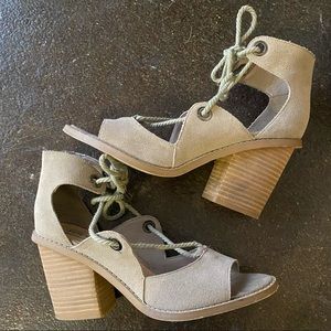 Steve Madden suede chunky tie heels size 8